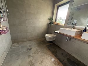 Bathroom- click for photo gallery